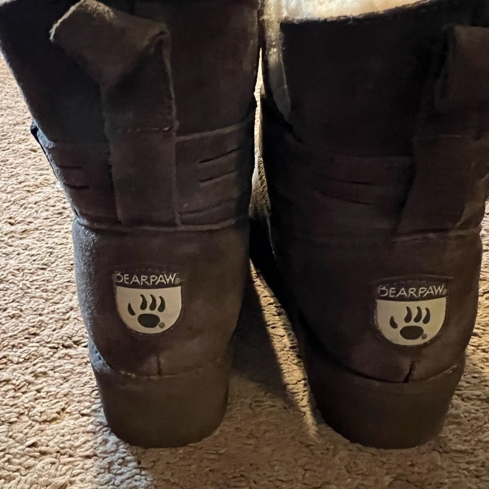 Cozy Black Suede Boots with Faux Fur Lining Bear Paw size 8 worn 3 times - Picture 3 of 3